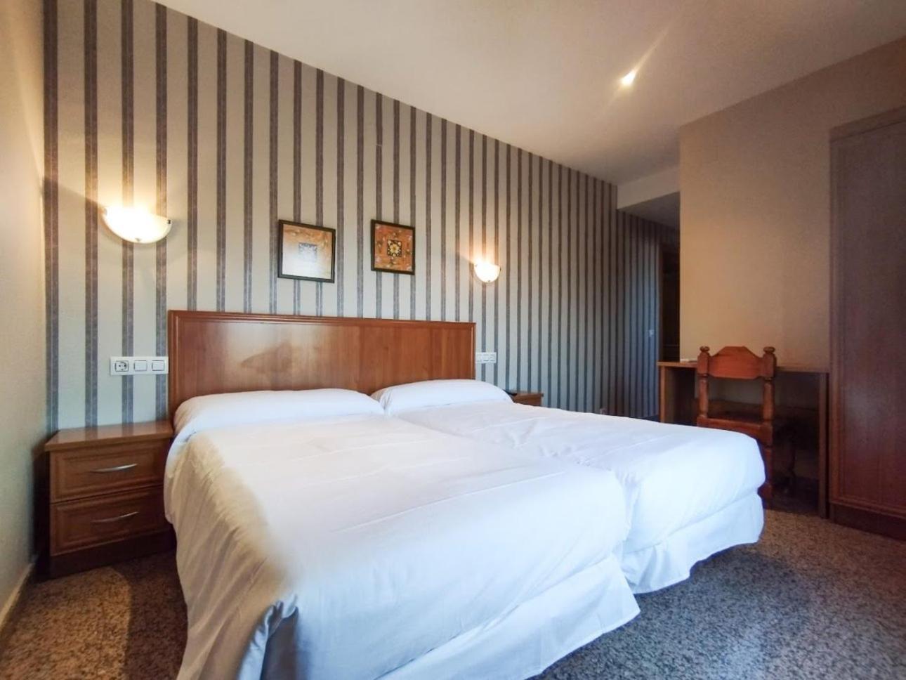 Hotel Hospederia Puerta De La Catedral à Ciudad-Rodrigo Extérieur photo