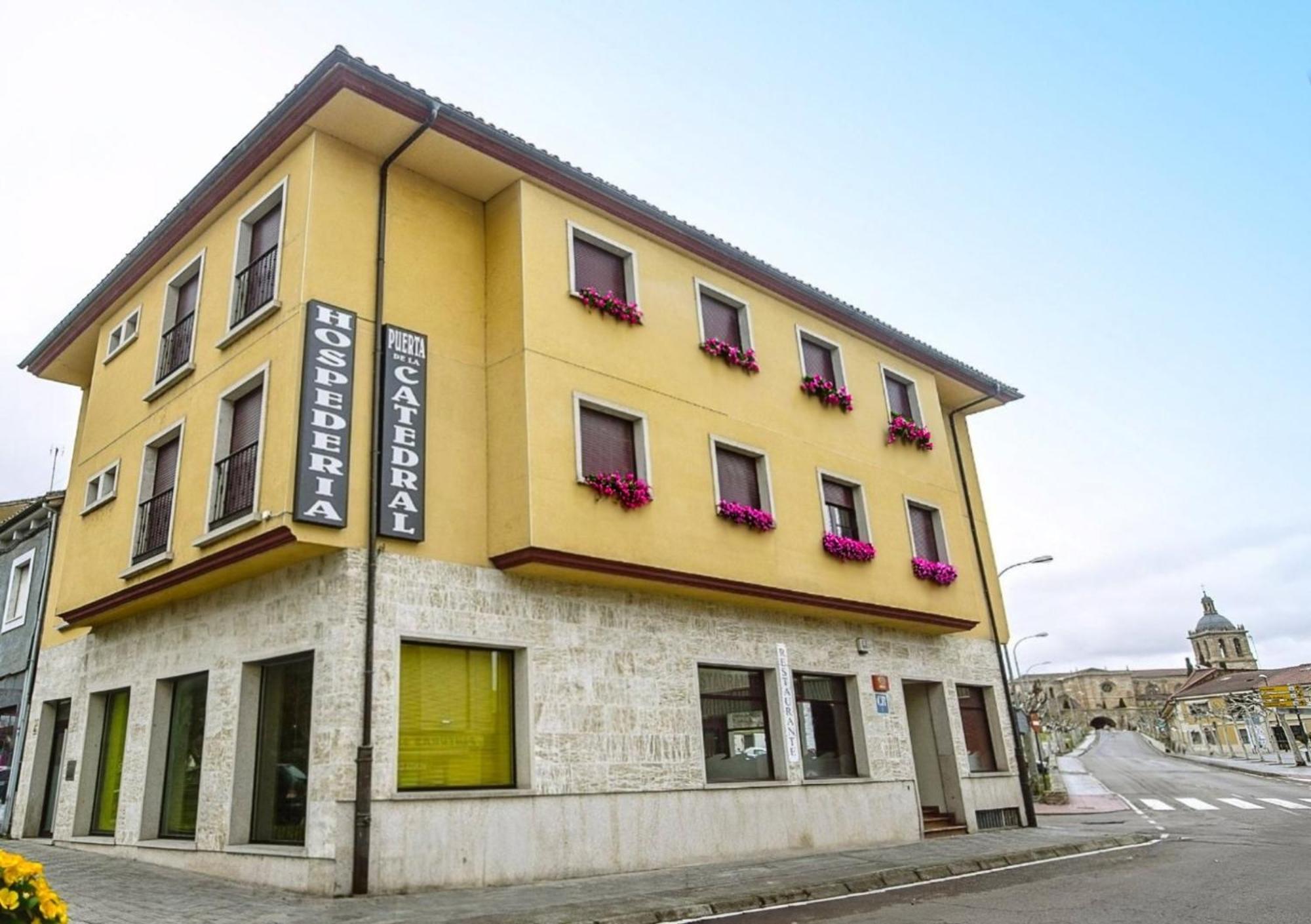 Hotel Hospederia Puerta De La Catedral à Ciudad-Rodrigo Extérieur photo
